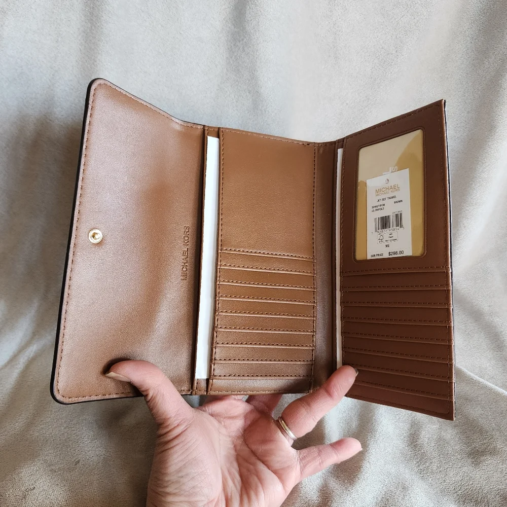 MICHAEL KORS Crossbody Bag & Wallet - Picture 8 of 11